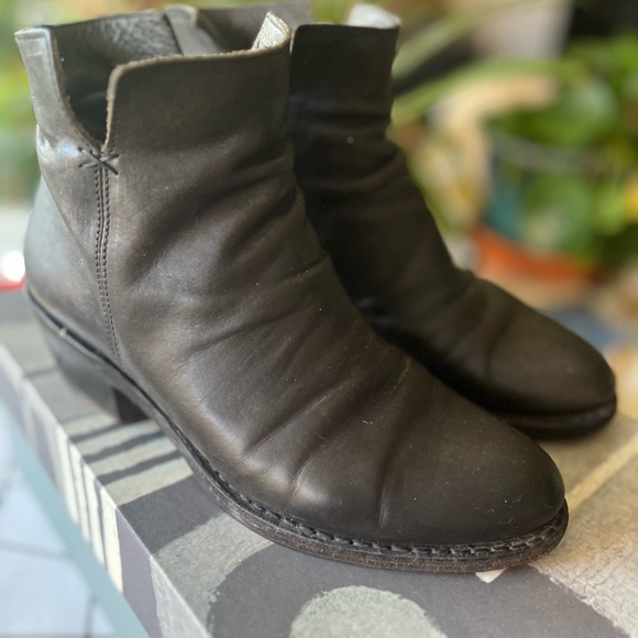 Amazing pair of Rusty Rocker booties by Fiorentini + Baker! Black, size 38/7.5 - Picture 12 of 12